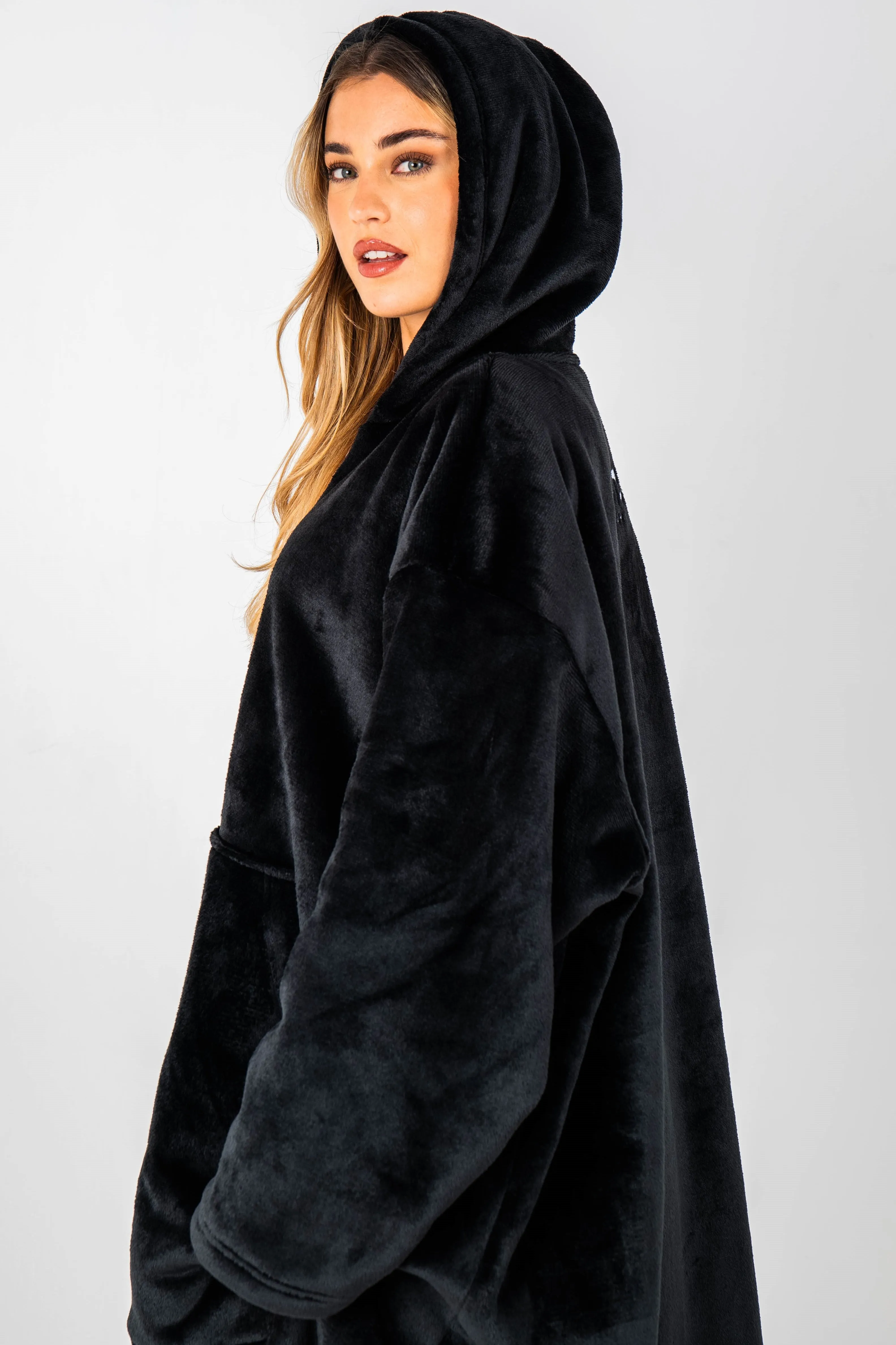 Bishopsgate Double Weight Fleece Blanket Hoodie - Black