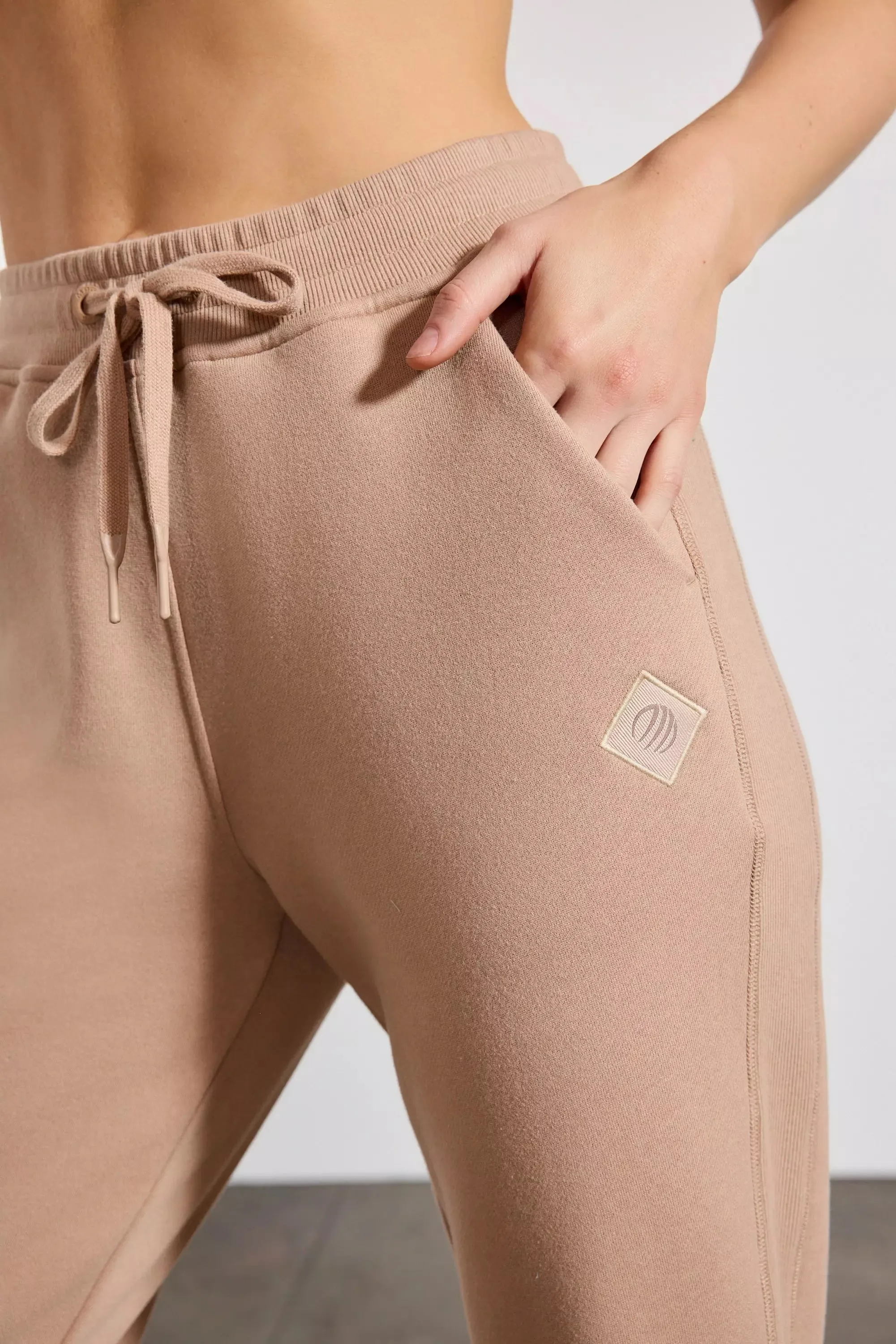 Comfort Fleece Jogger - Warm Taupe
