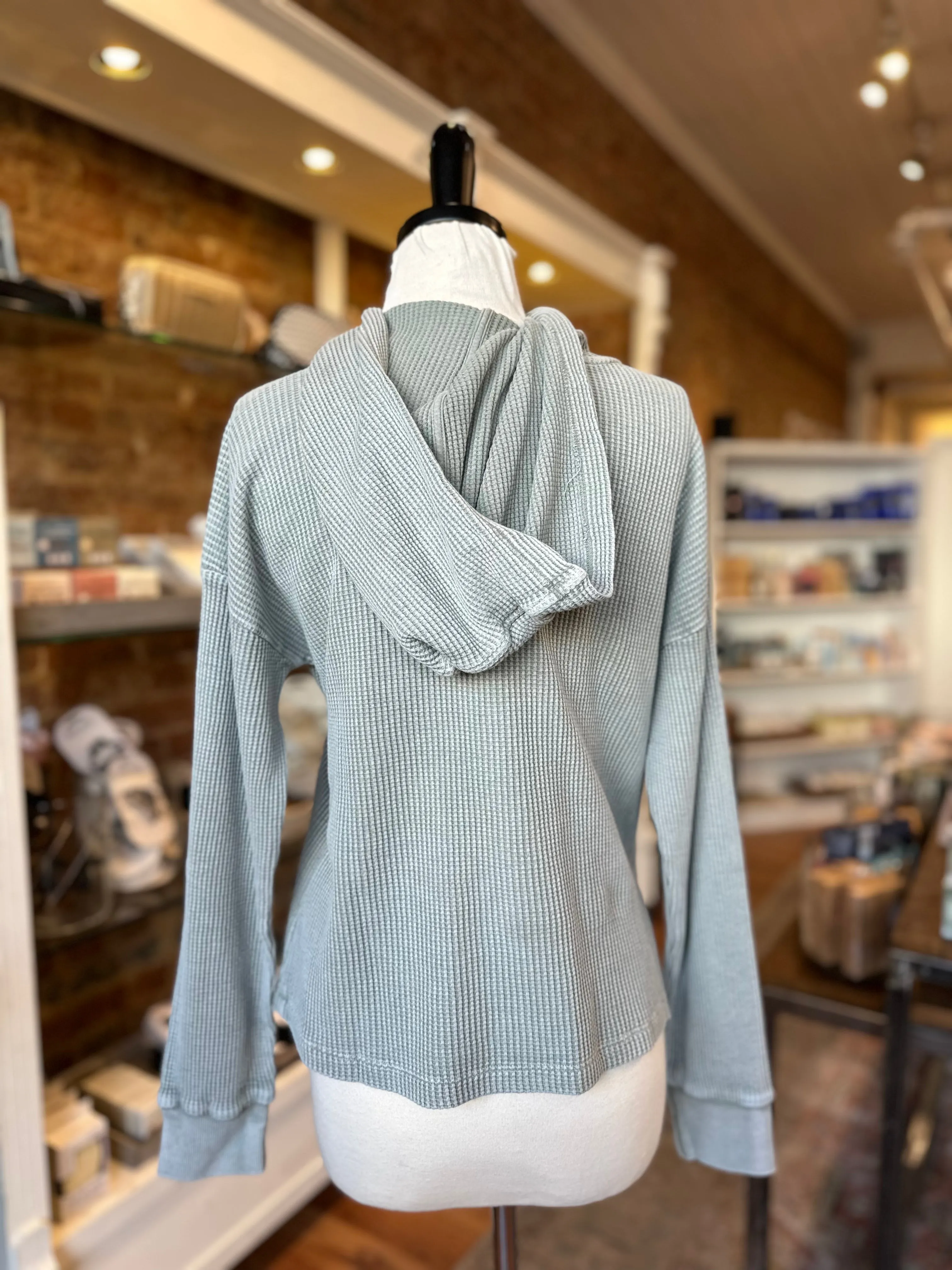 Long Sleeve Cropped Hoodie in Cirrus