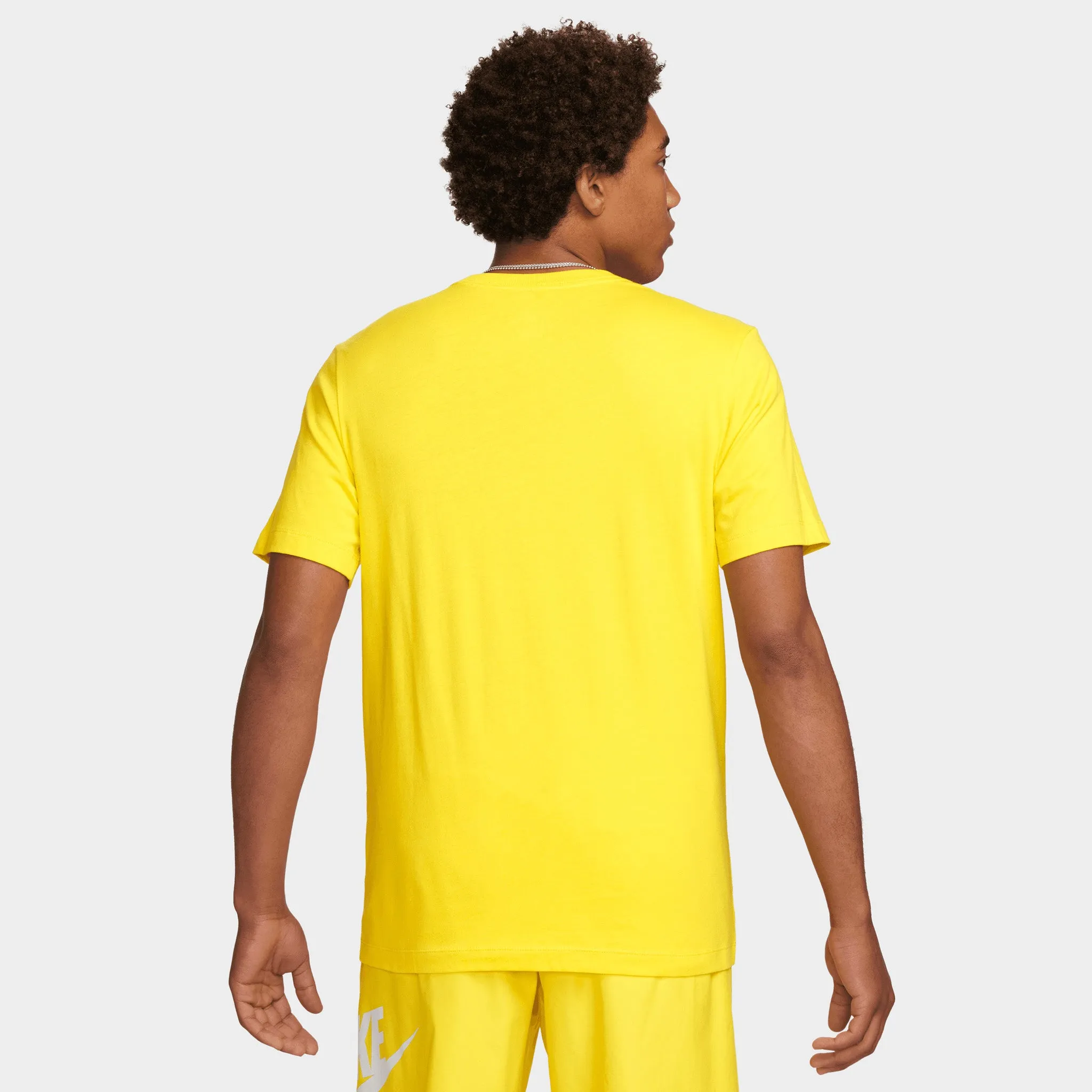 Nike Sportswear Club T-shirt / Lightning