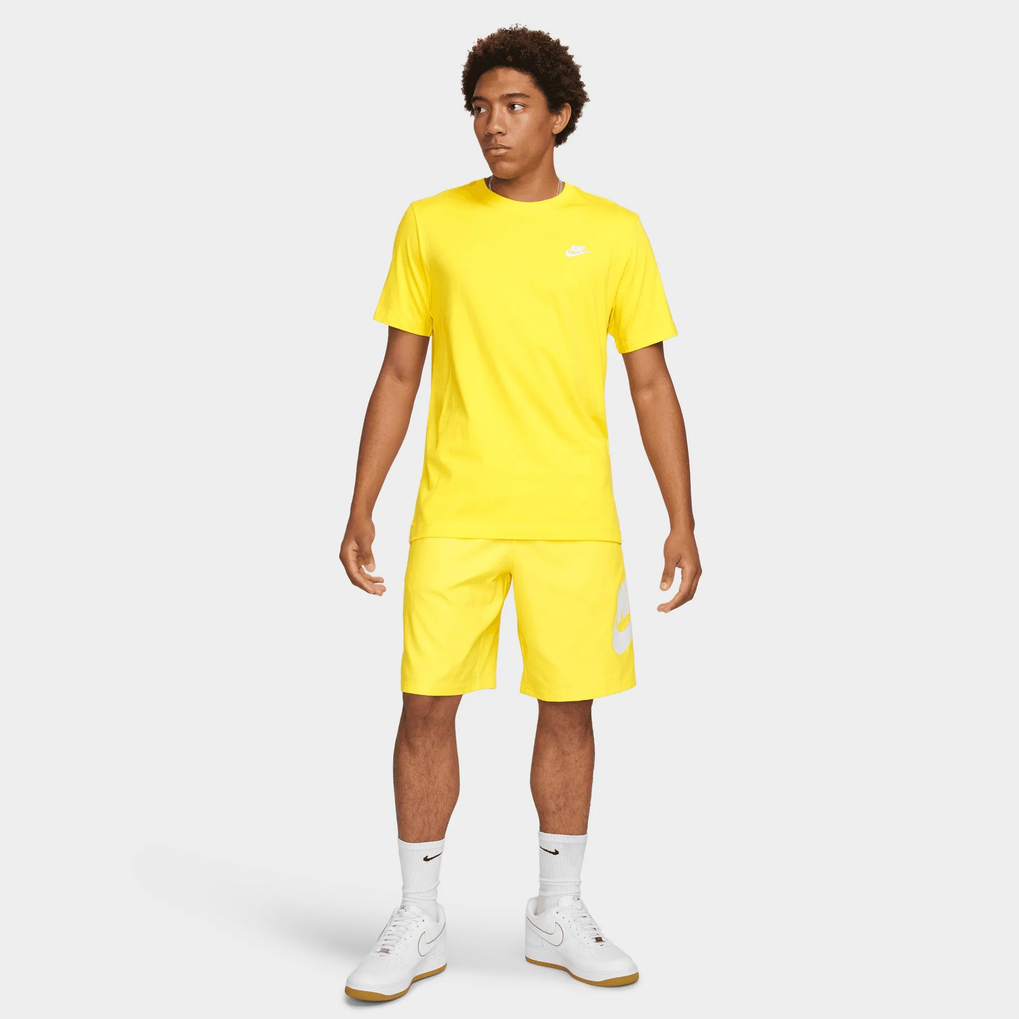 Nike Sportswear Club T-shirt / Lightning