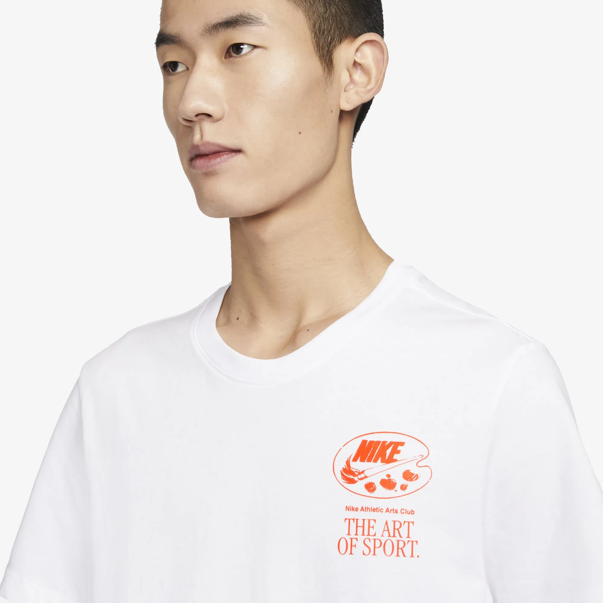 Nike | SPORTSWEAR  { WHITE